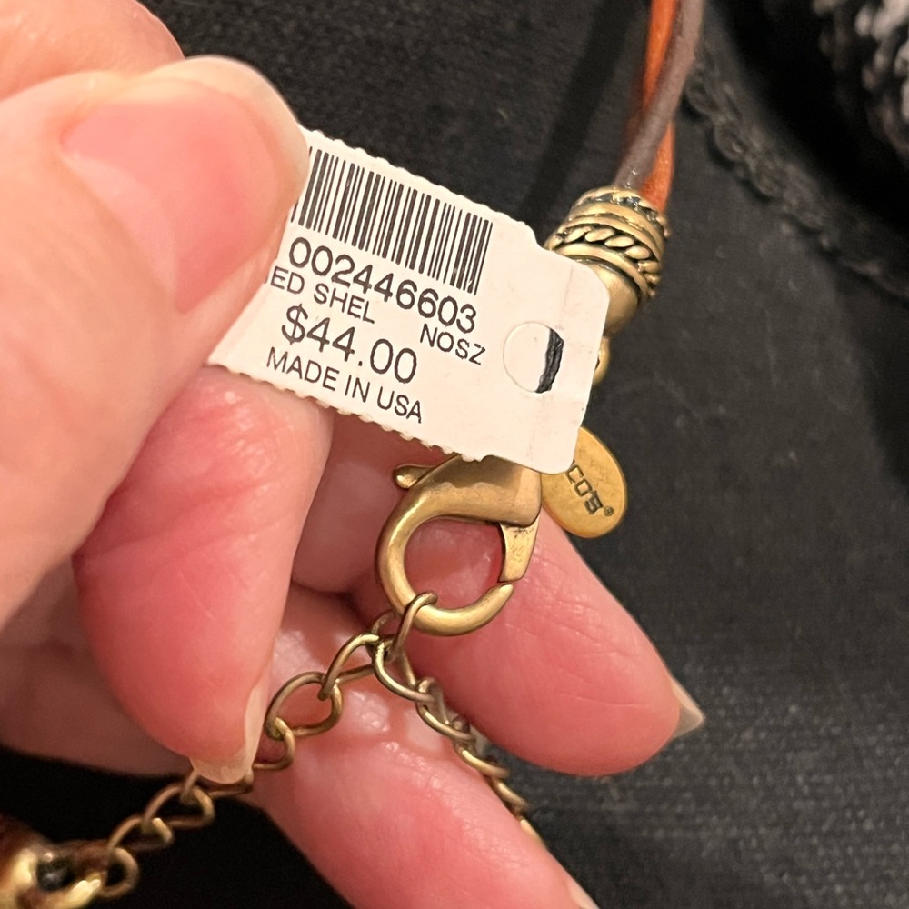 N318 Chico's Boho Red, Gold and Brown Crushed Shell Pendant $44 Tag - Picture 4 of 6